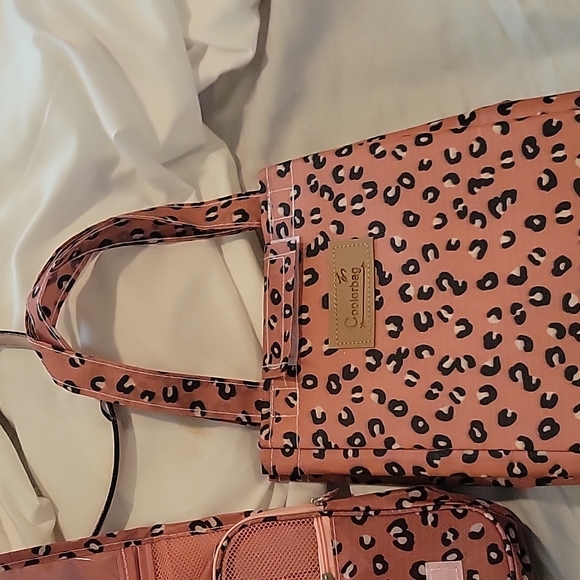 Brand New Matching travel bags / lunch cooler - Picture 3 of 4